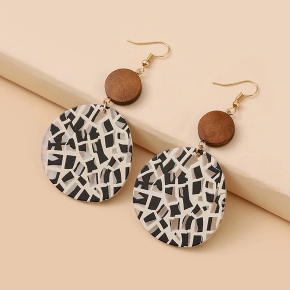 Accessories - *BUNDLE 3 SAVE 20%* NWT WOODEN ROUND EARRINGS